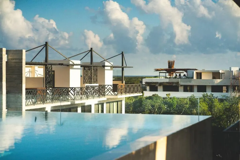 La Bohme Ultra-Luxe Condo 툴룸