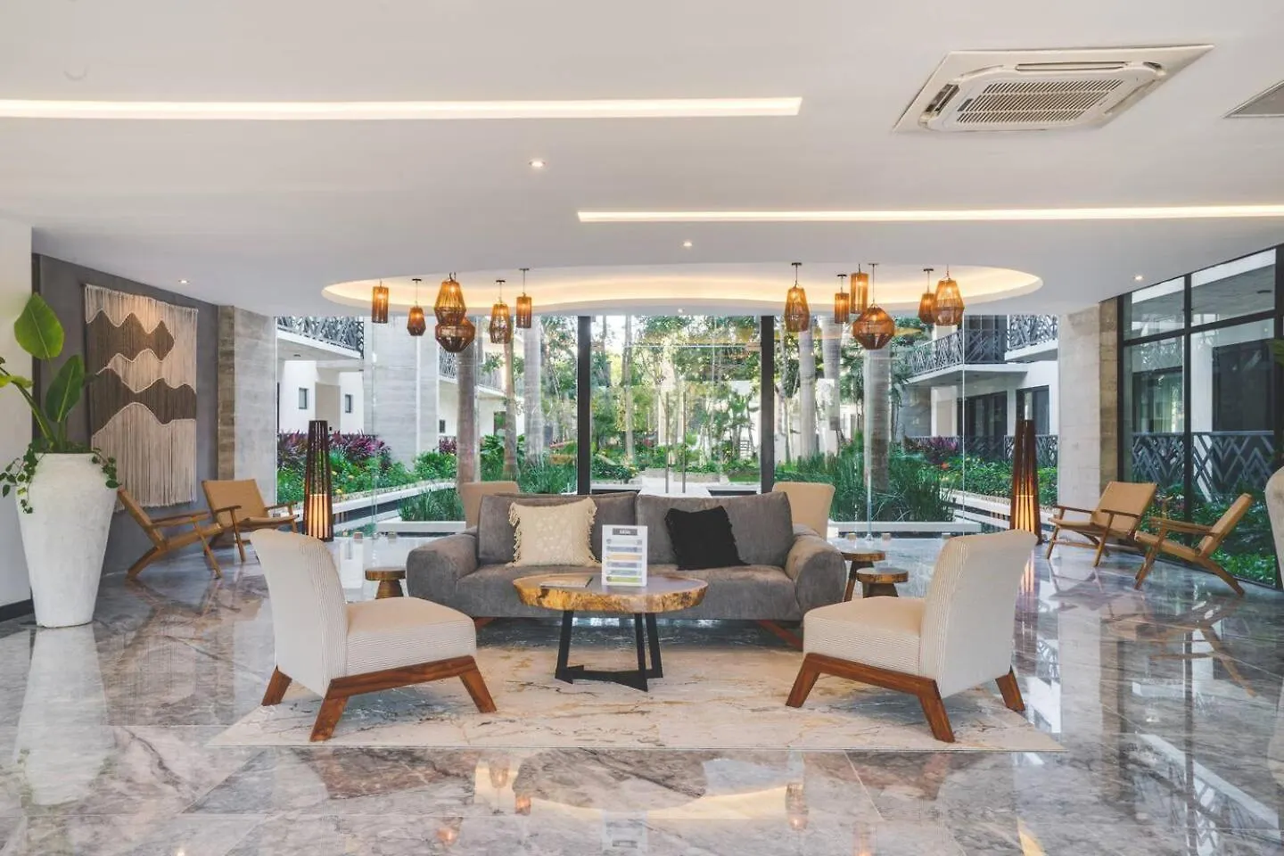 La Bohme Ultra-Luxe Condo 툴룸