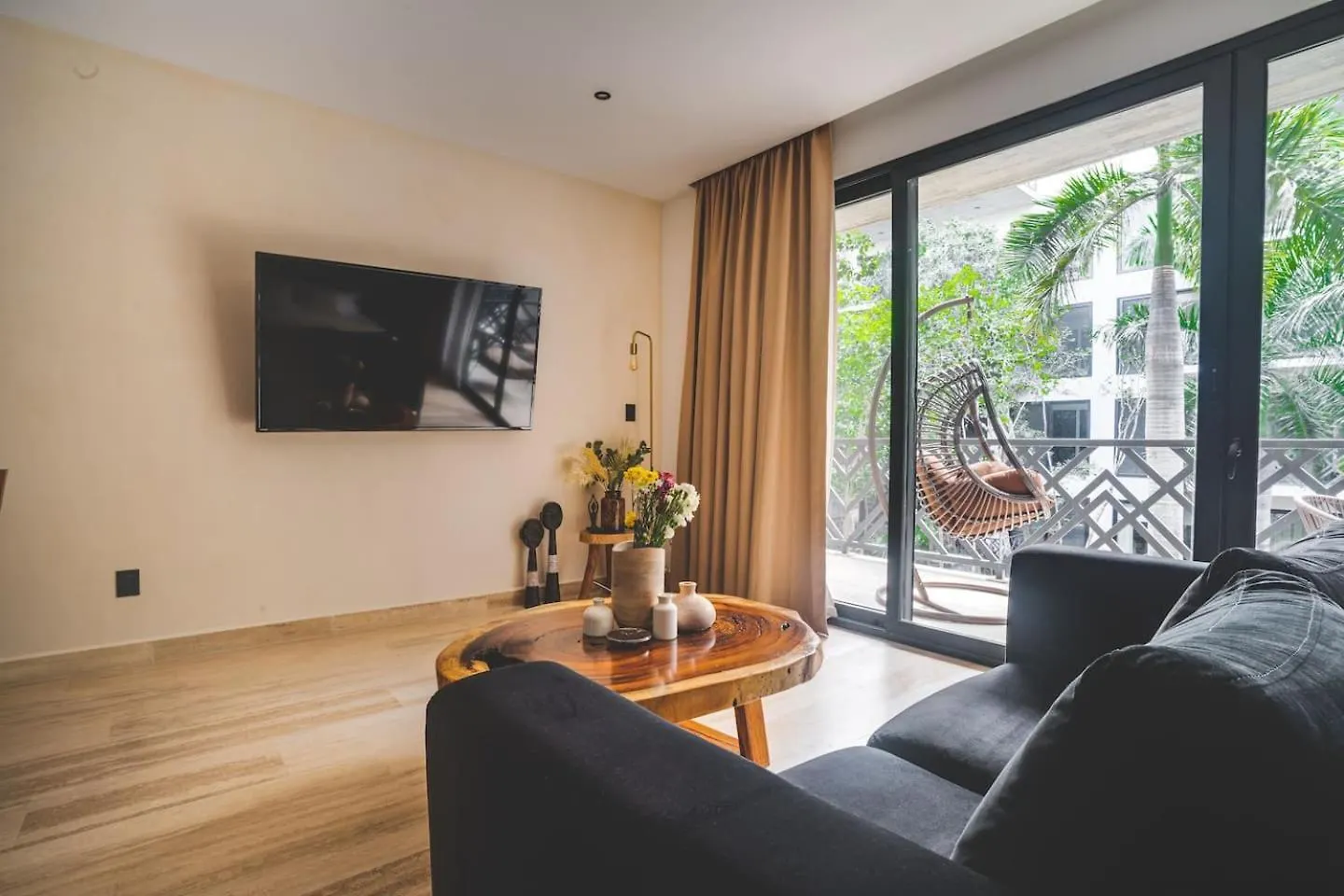 La Bohme Ultra-Luxe Condo 툴룸